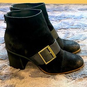 Korks Denoon Ankle Boots Q40903 Black Suede Leather Heeled Buckle 8M
